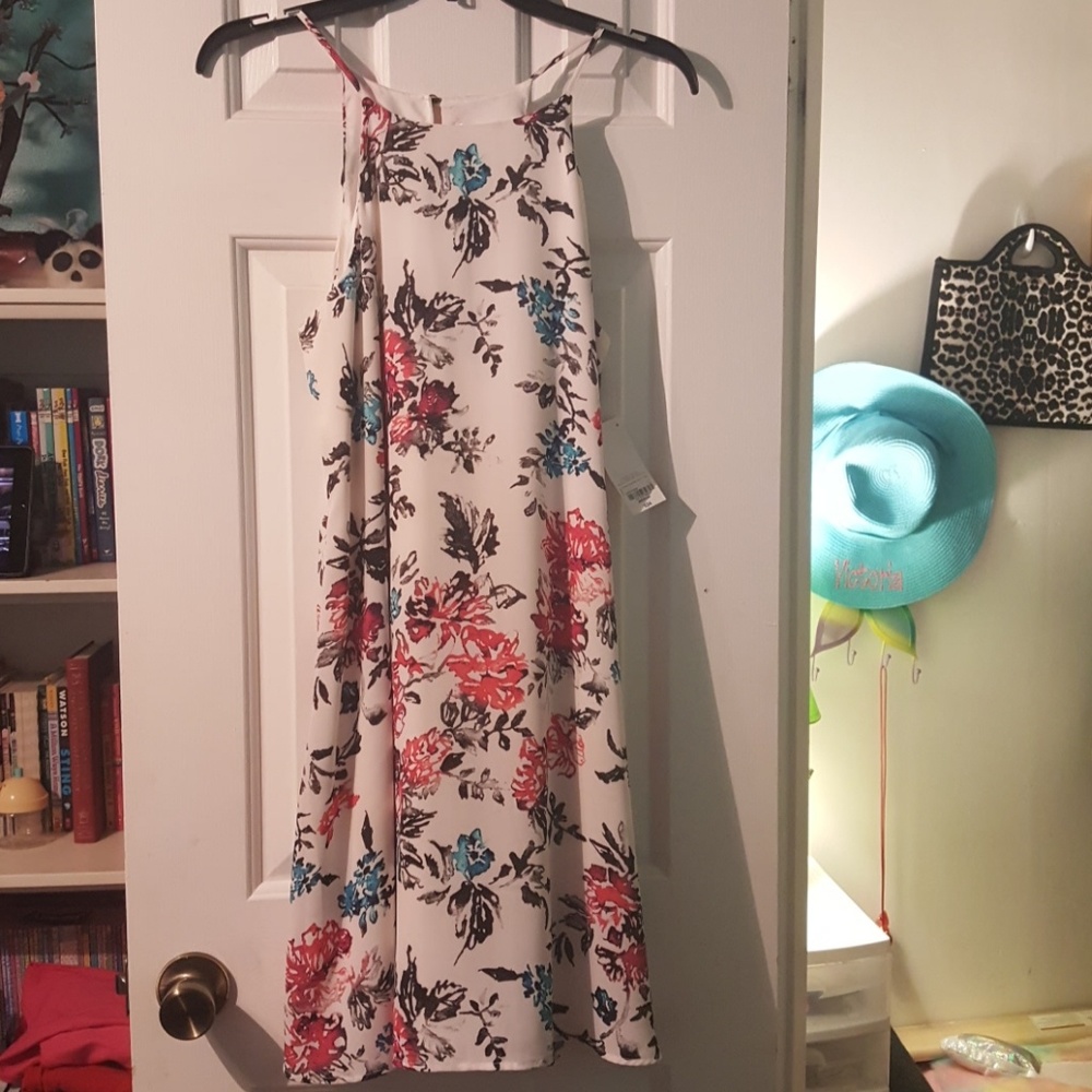 💥REDUCED💥 Dress Size Medium NWT